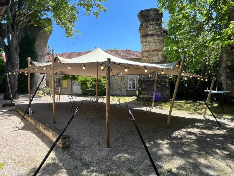 Location d'une tente nomade de 7,5m x 10,5m pour un évènement sur une journée à Lyon