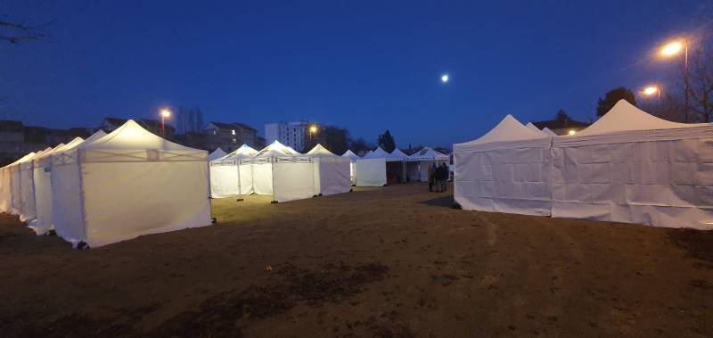 Location de tente pliante 9m2 de 3x3m pour un évènement à Lyon et région Rhône-Alpes