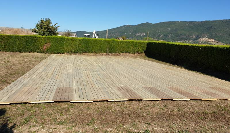 Location de plancher en bois pour chapiteaux, tentes ou barnum lors d'un évènement à Lyon et Rhône-Alpes